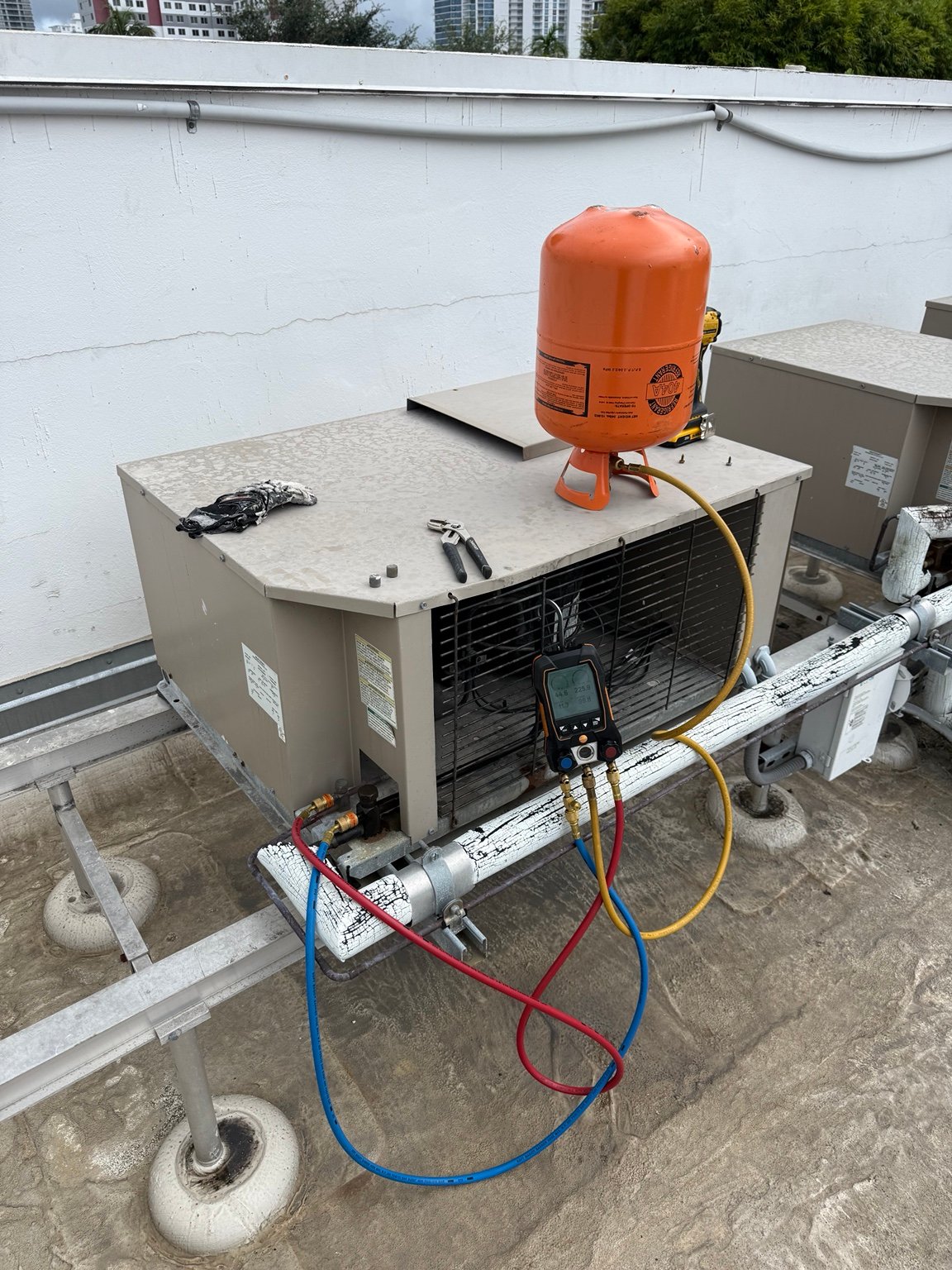 Commercial refrigeration service